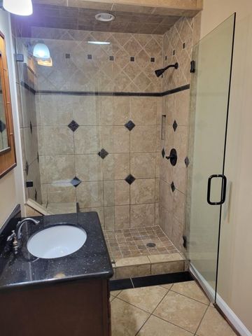 905 Patio Dr, Nashville, TN 37214