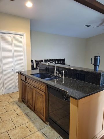 905 Patio Dr, Nashville, TN 37214