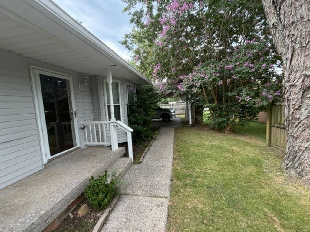 905 Patio Dr, Nashville, TN 37214