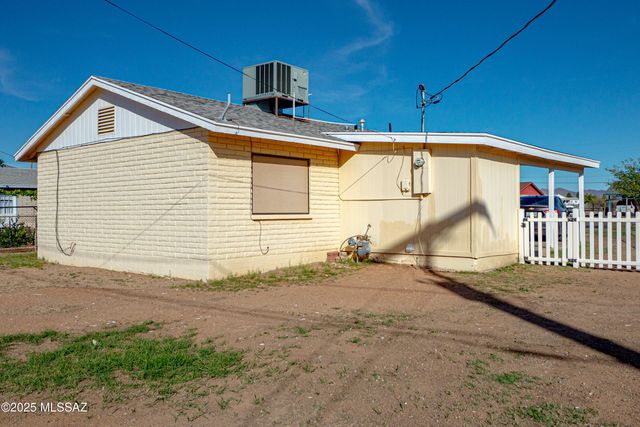 2030 N Calle Montecito, Safford, AZ 85546