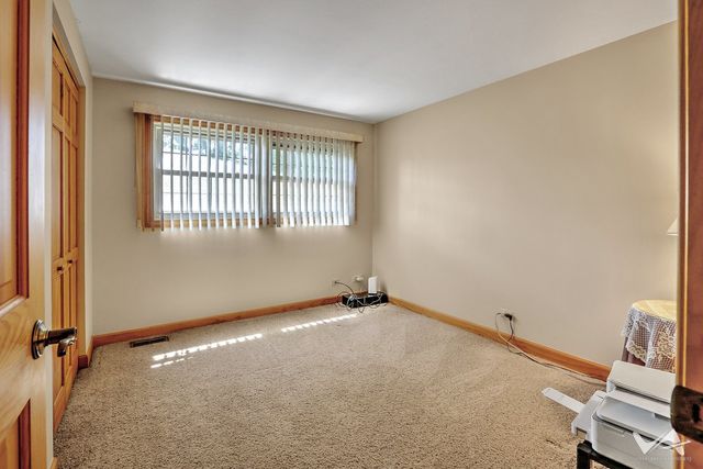 135 Jeffery Lane, Schaumburg, IL 60193