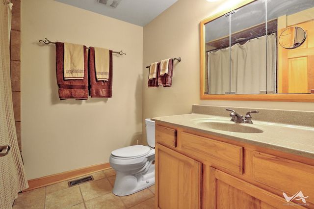 135 Jeffery Lane, Schaumburg, IL 60193