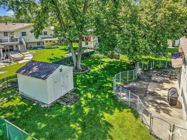 135 Jeffery Lane, Schaumburg, IL 60193