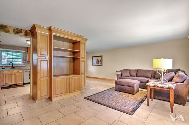 135 Jeffery Lane, Schaumburg, IL 60193