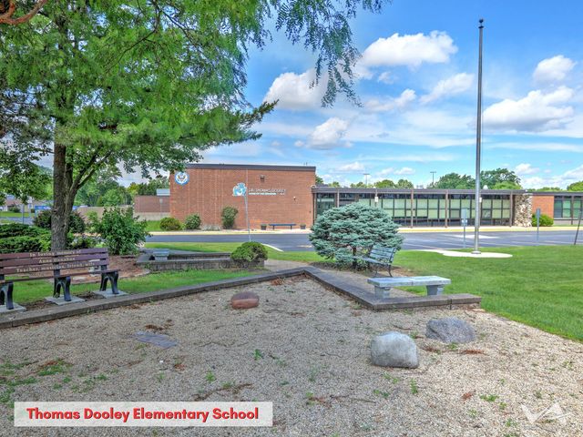 135 Jeffery Lane, Schaumburg, IL 60193