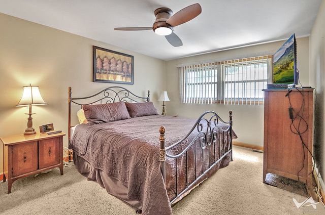 135 Jeffery Lane, Schaumburg, IL 60193