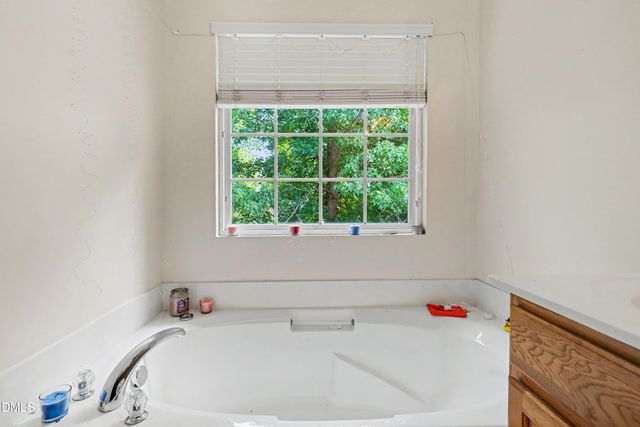 142 Queensberry Court, Greensboro, NC 27405