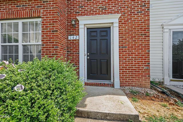 142 Queensberry Court, Greensboro, NC 27405