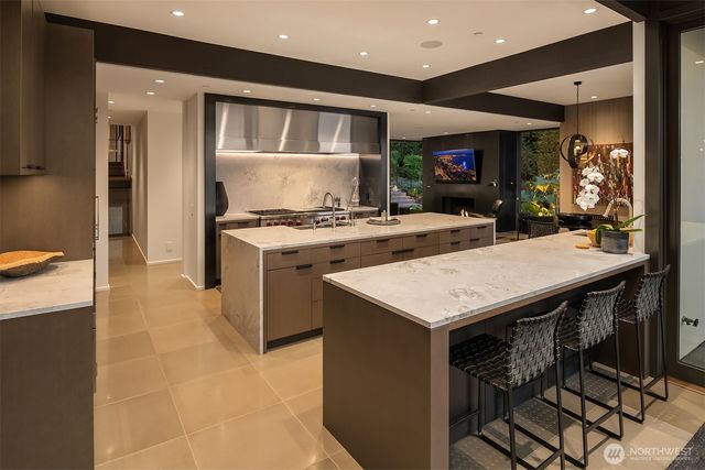 7374 SE 71st Street, Mercer Island, WA 98040