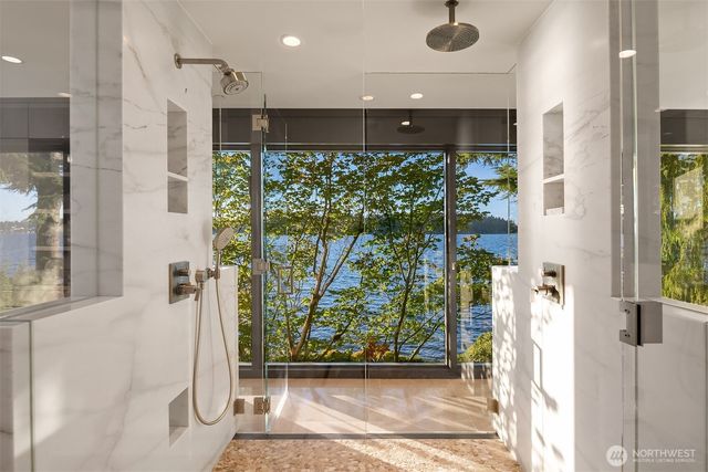 7374 SE 71st Street, Mercer Island, WA 98040