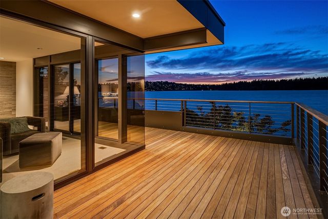 7374 SE 71st Street, Mercer Island, WA 98040