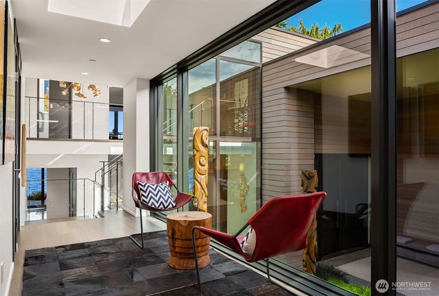 7374 SE 71st Street, Mercer Island, WA 98040