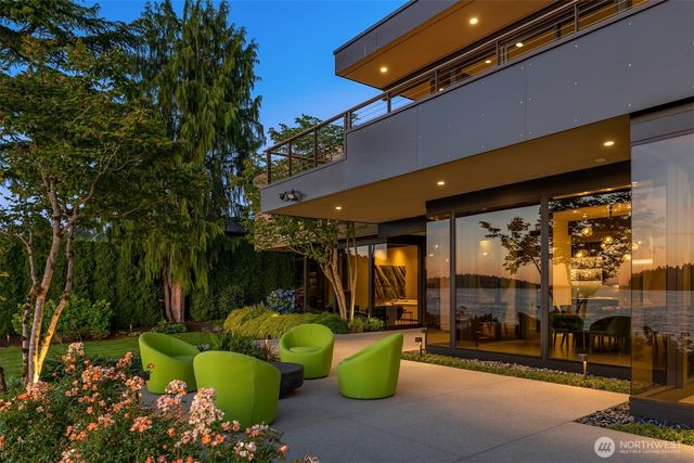 7374 SE 71st Street, Mercer Island, WA 98040