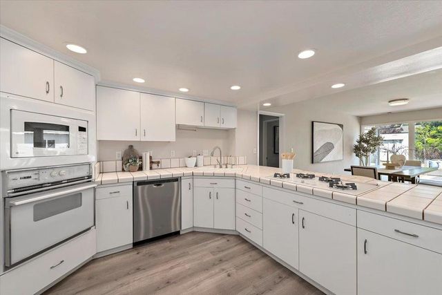 20805 Greenleaf Drive, Cupertino, CA 95014