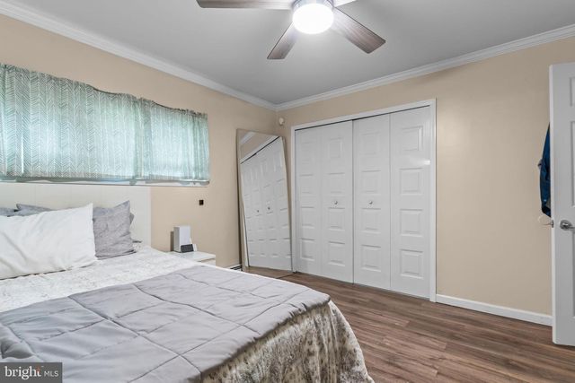 14 DEWBERRY LN, Levittown, PA 19055