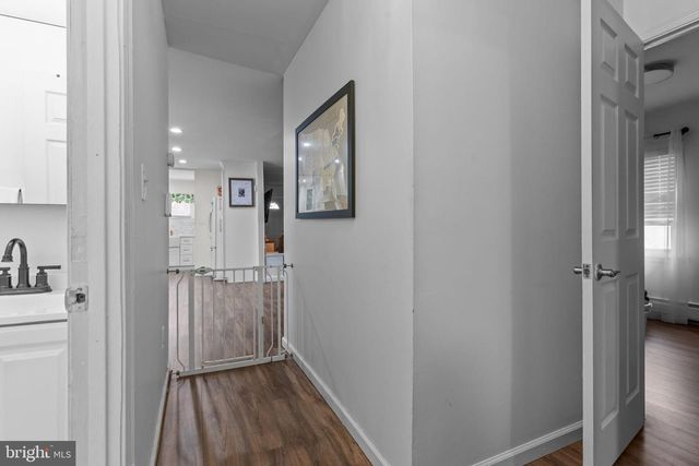 14 DEWBERRY LN, Levittown, PA 19055