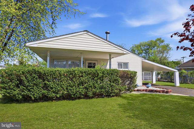 14 DEWBERRY LN, Levittown, PA 19055