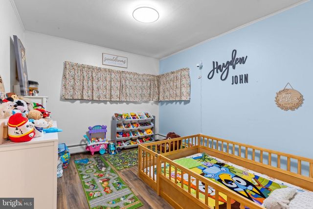 14 DEWBERRY LN, Levittown, PA 19055