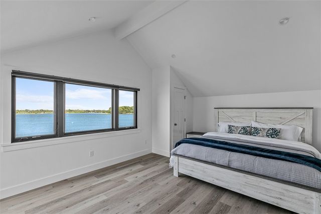 319 Riverside Street, Portsmouth, RI 02871