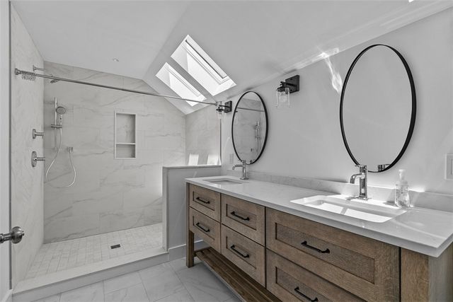 319 Riverside Street, Portsmouth, RI 02871