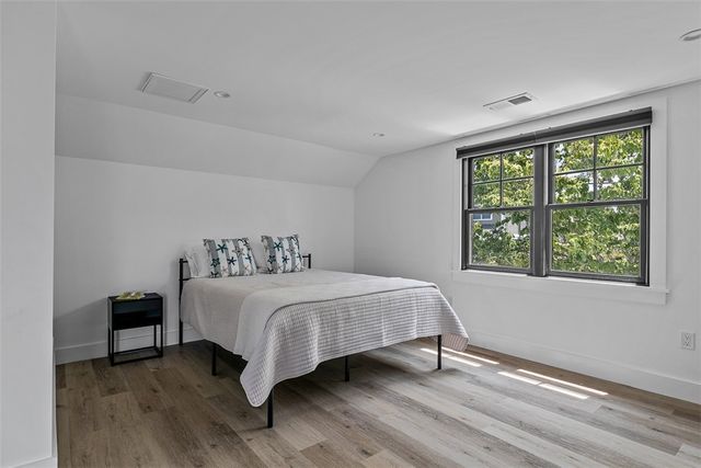 319 Riverside Street, Portsmouth, RI 02871