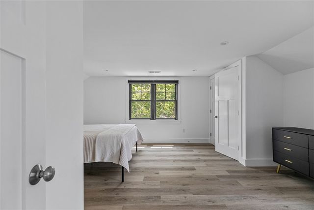 319 Riverside Street, Portsmouth, RI 02871