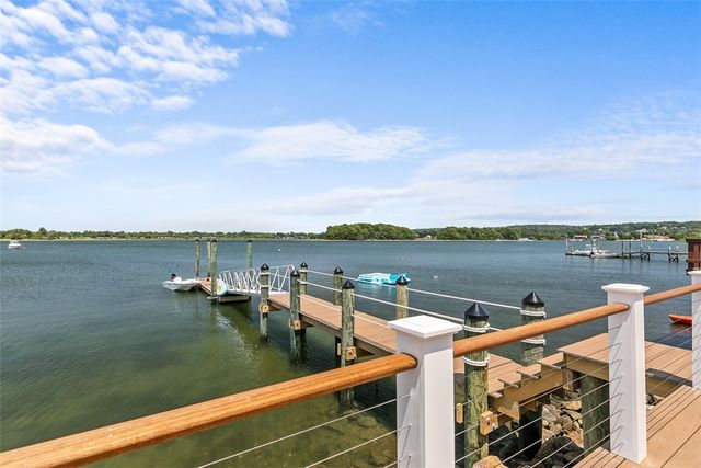 319 Riverside Street, Portsmouth, RI 02871