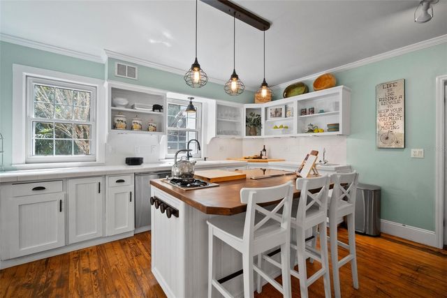 813 HUDSON AVENUE, Sarasota, FL 34236