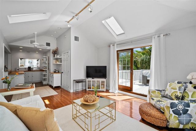 813 HUDSON AVENUE, Sarasota, FL 34236