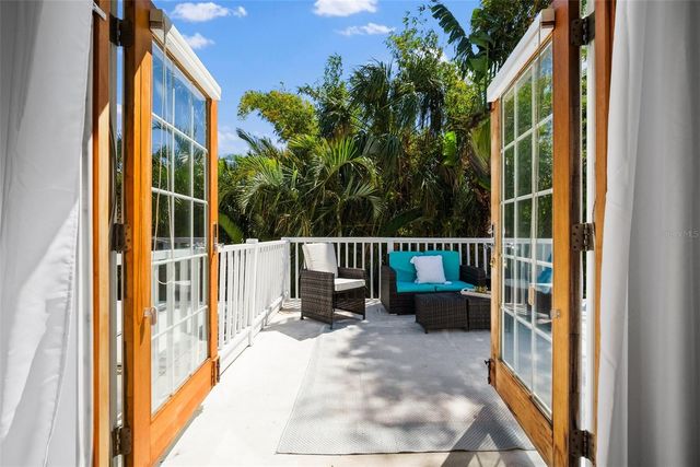 813 HUDSON AVENUE, Sarasota, FL 34236