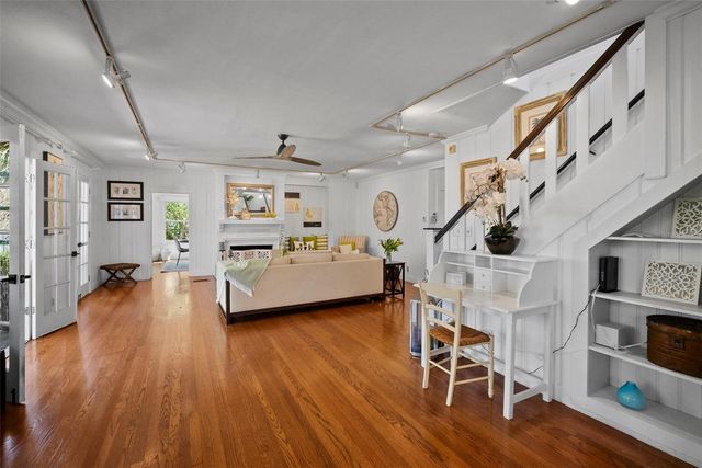 813 HUDSON AVENUE, Sarasota, FL 34236