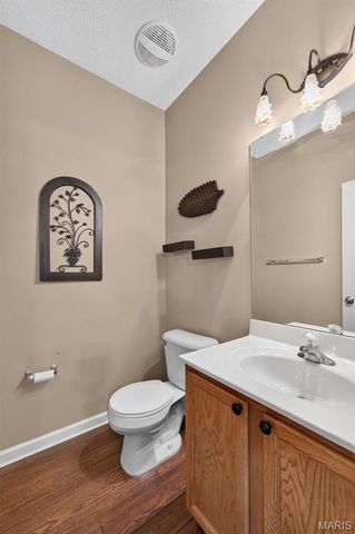 3174 Canal Street, St Charles, MO 63301