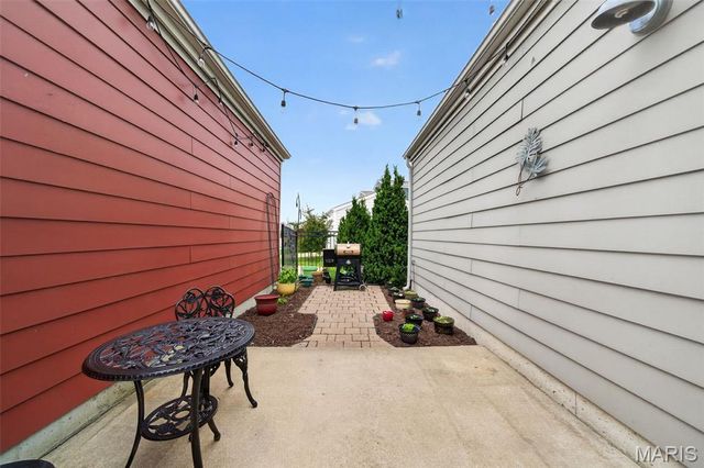 3174 Canal Street, St Charles, MO 63301