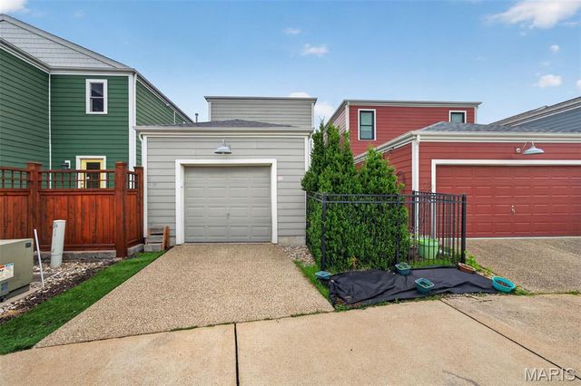 3174 Canal Street, St Charles, MO 63301
