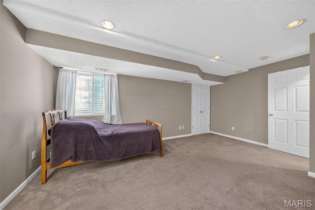 3174 Canal Street, St Charles, MO 63301