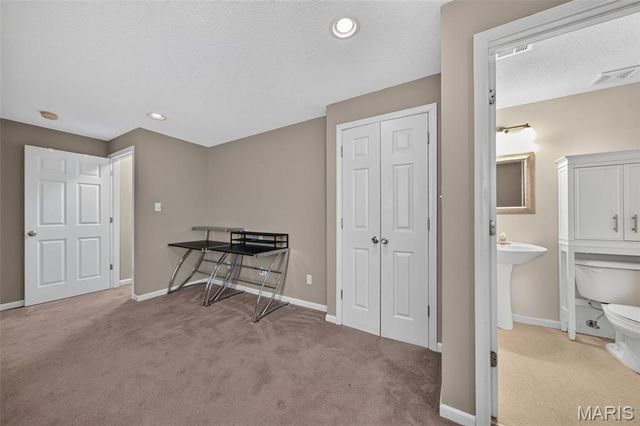 3174 Canal Street, St Charles, MO 63301