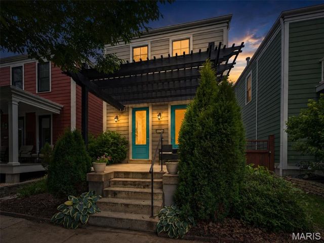 3174 Canal Street, St Charles, MO 63301