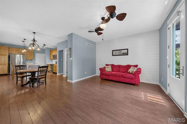 3174 Canal Street, St Charles, MO 63301
