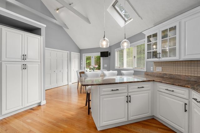 21 Forest Lane, Manchester, MA 01944