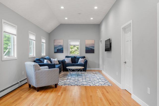 21 Forest Lane, Manchester, MA 01944