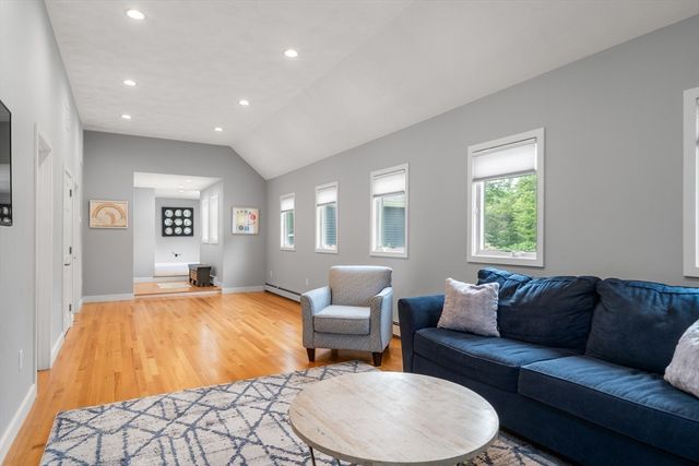 21 Forest Lane, Manchester, MA 01944