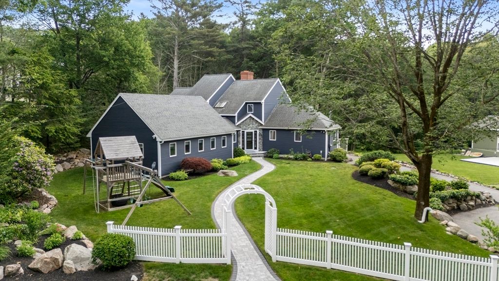 21 Forest Lane, Manchester, MA 01944