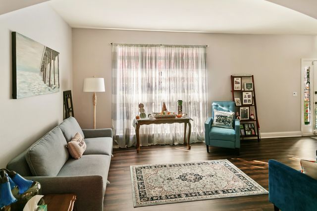 338 Millstream Lane, Oswego, IL 60543