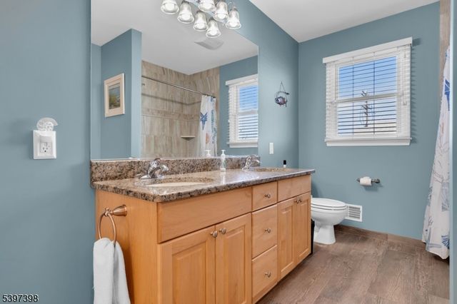 108 W 10Th St, Ship Bottom Boro, NJ 08008