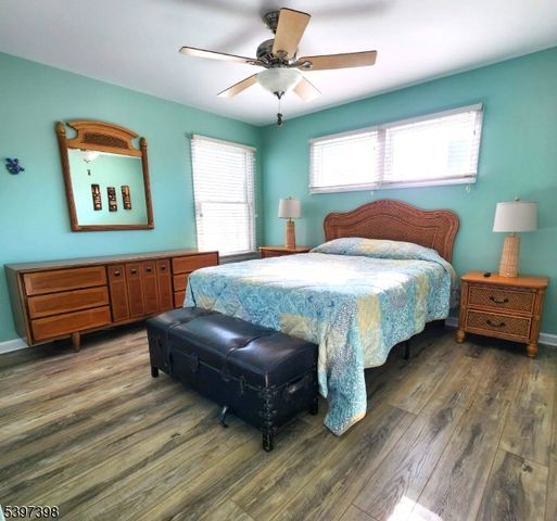 108 W 10Th St, Ship Bottom Boro, NJ 08008