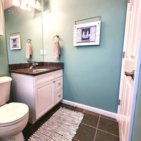 108 W 10Th St, Ship Bottom Boro, NJ 08008