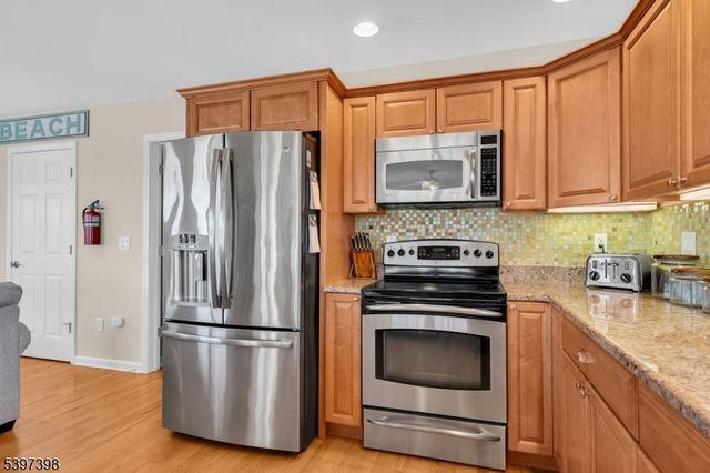 108 W 10Th St, Ship Bottom Boro, NJ 08008