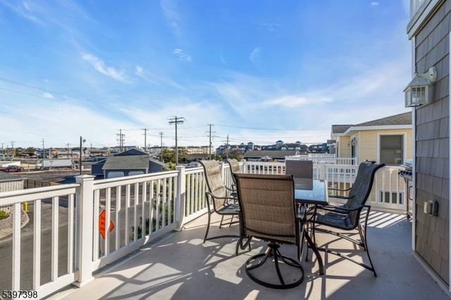 108 W 10Th St, Ship Bottom Boro, NJ 08008