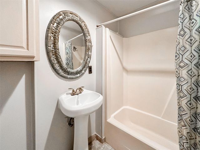 132 Grothe Lane, Houston, TX 77022