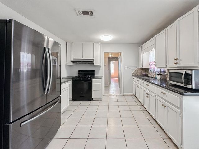 132 Grothe Lane, Houston, TX 77022